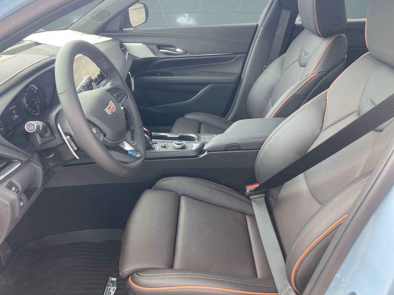 New 2025 Cadillac CT4 V image 5