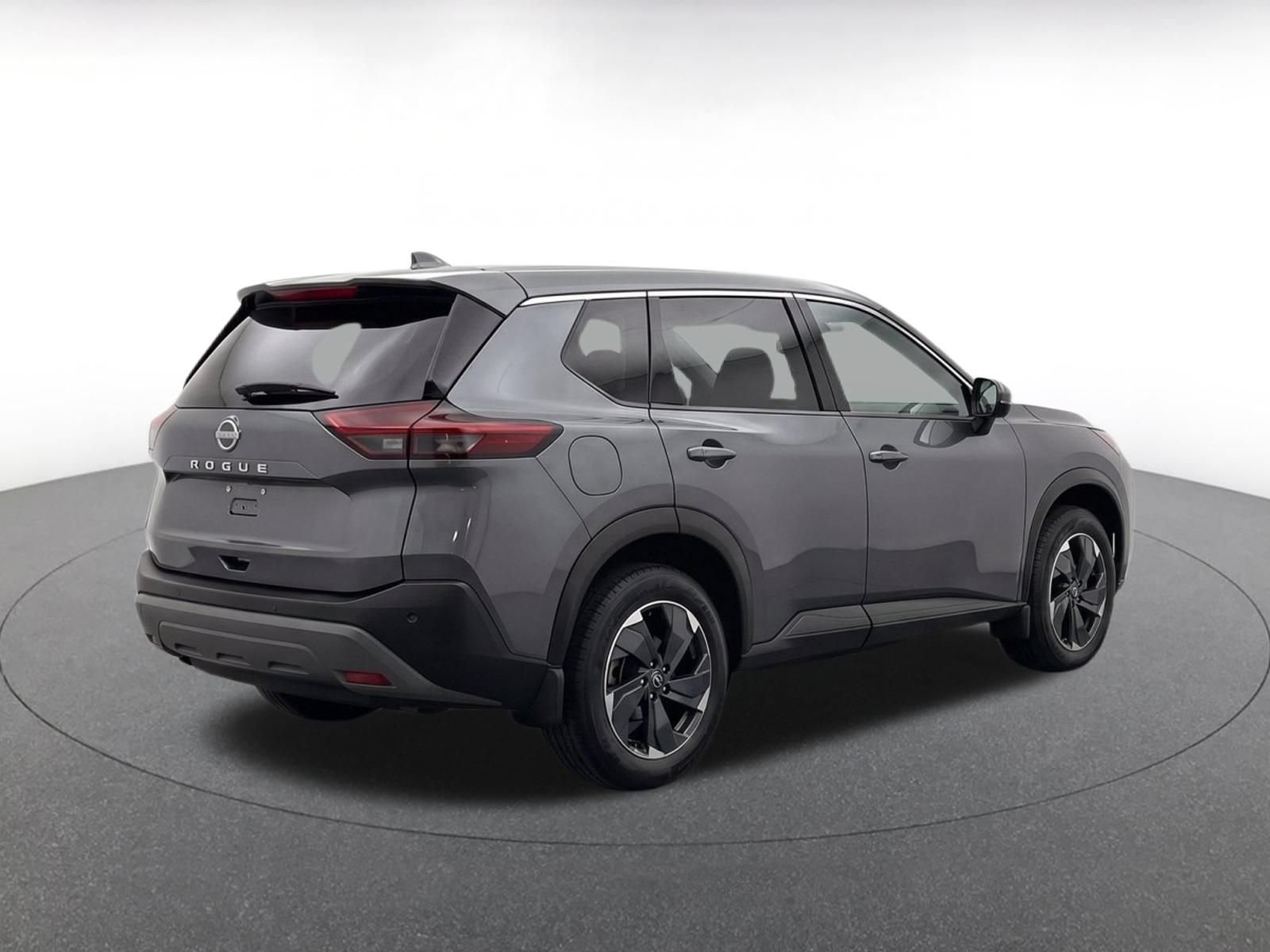 Used 2025 Nissan Rogue SV FWD image 8
