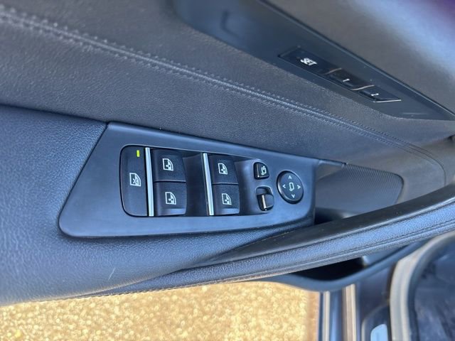 Used 2020 BMW 530e w/ Convenience Package image 13