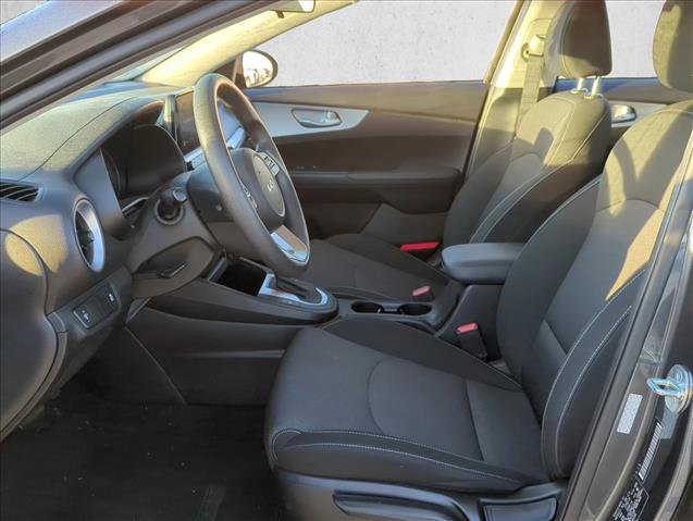 Used 2023 Kia Forte LXS image 10