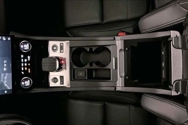 Certified 2025 Jaguar F-PACE R-Dynamic S image 11