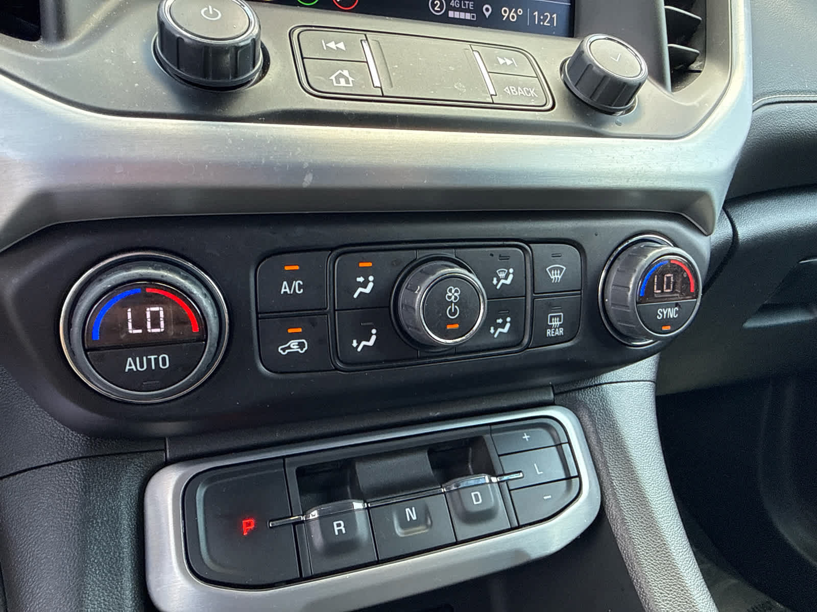 Certified 2023 GMC Acadia SLE w/ Driver Convenience Package AWD/4WD image 19