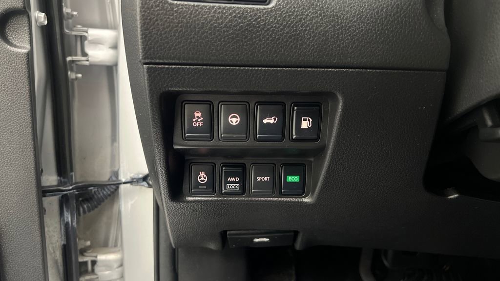 Certified 2019 Nissan Rogue SV w/ Premium Package image 21