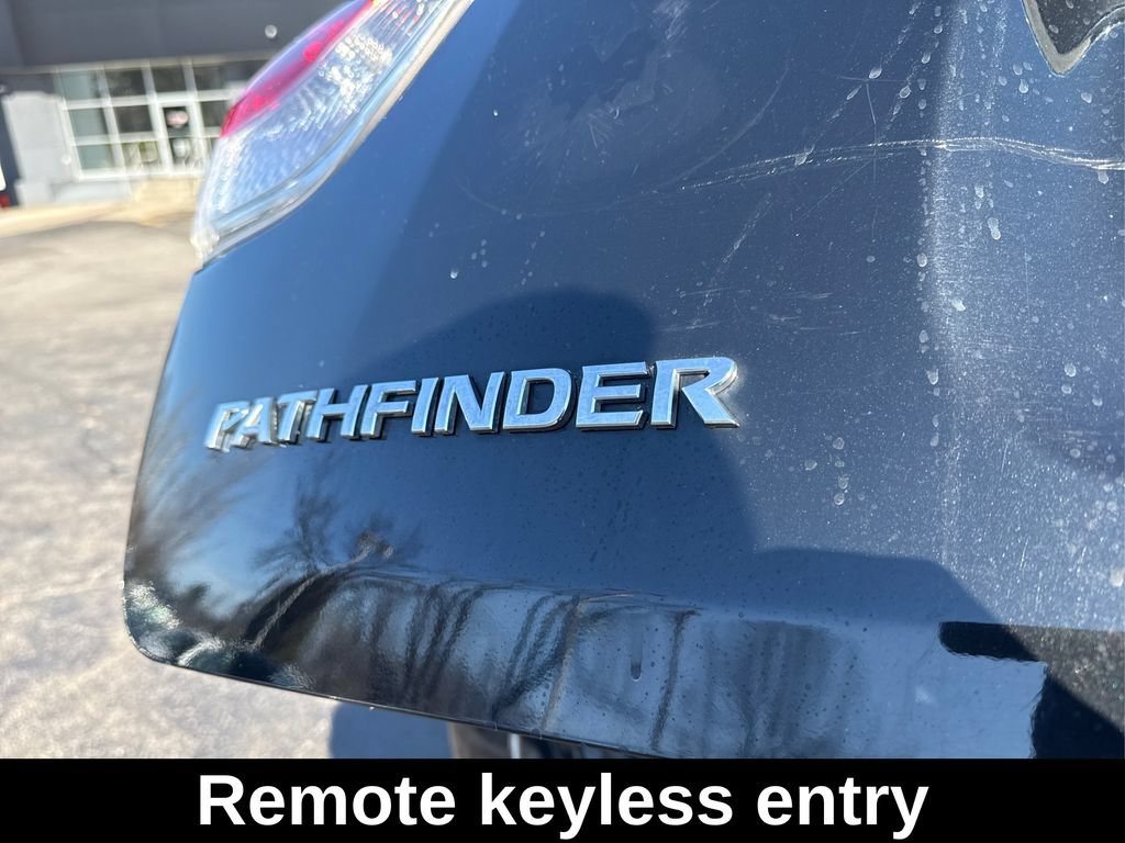 Used 2015 Nissan Pathfinder SV AWD/4WD image 15