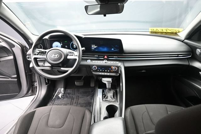 Used 2024 Hyundai Elantra SEL FWD image 40