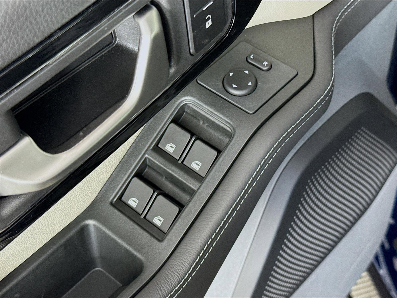 Used 2025 INEOS Grenadier Fieldmaster Edition image 19