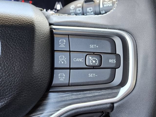 Used 2024 Jeep Wagoneer L Series II RWD image 18