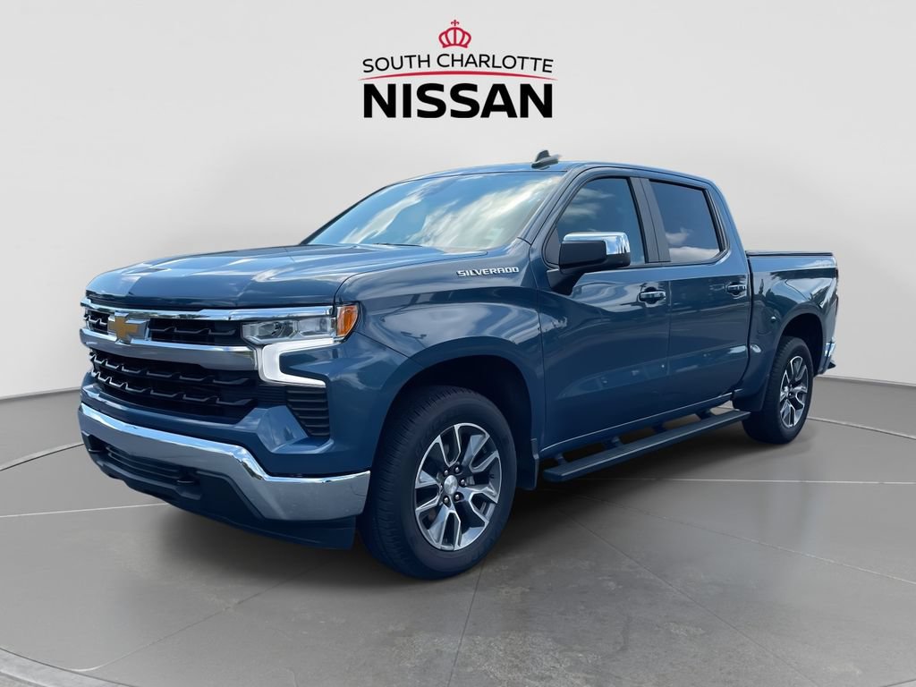 Used 2024 Chevrolet Silverado 1500 LT AWD/4WD image 3