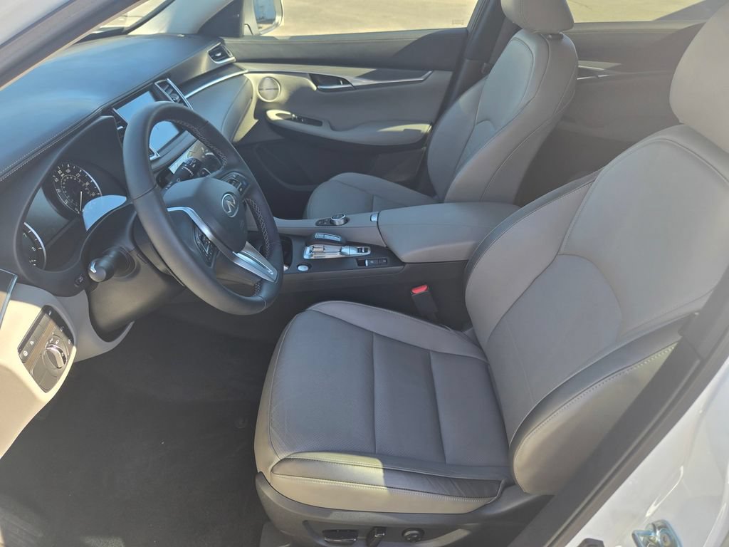 Certified 2025 INFINITI QX50 Luxe AWD/4WD image 15