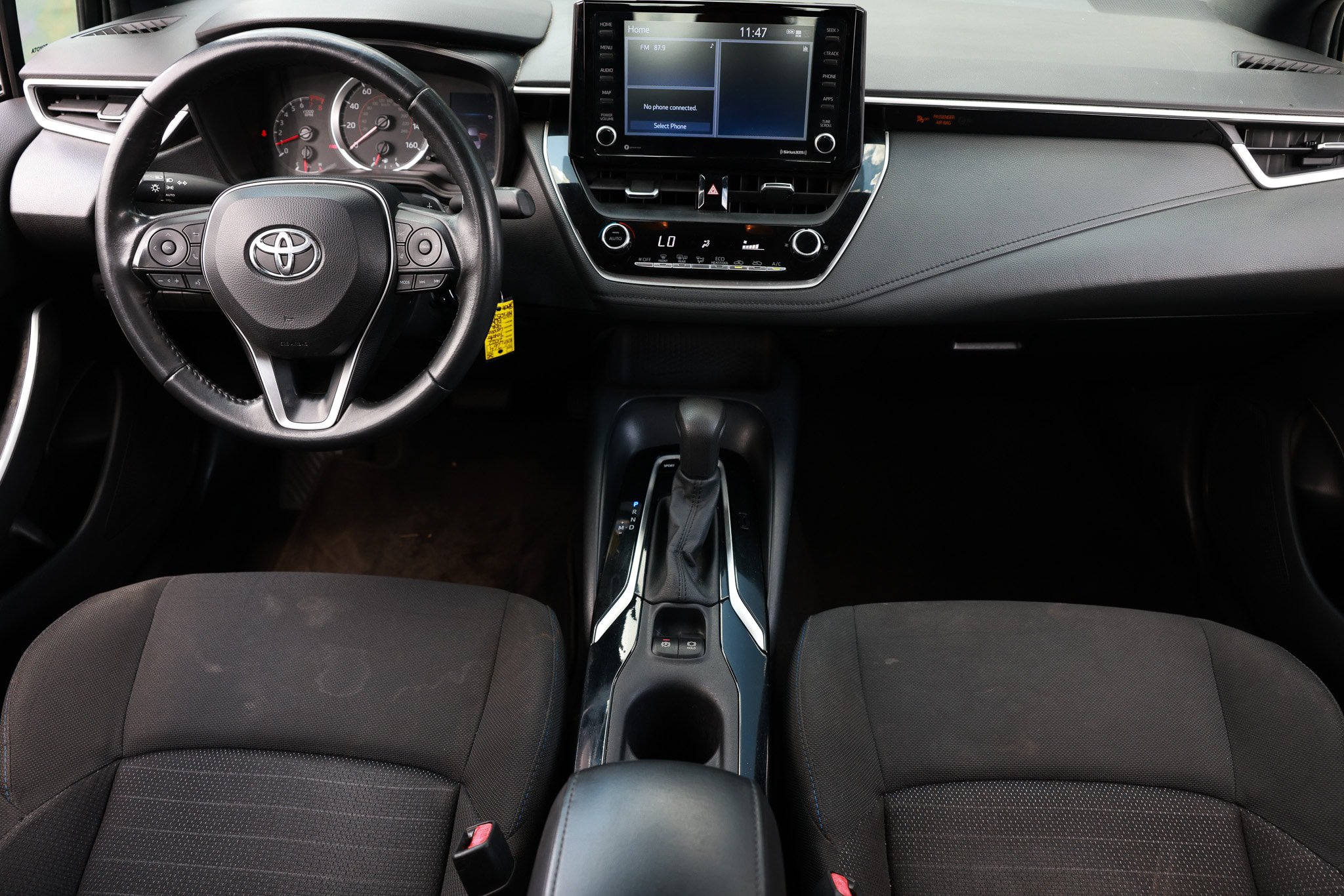 Used 2022 Toyota Corolla SE FWD image 2