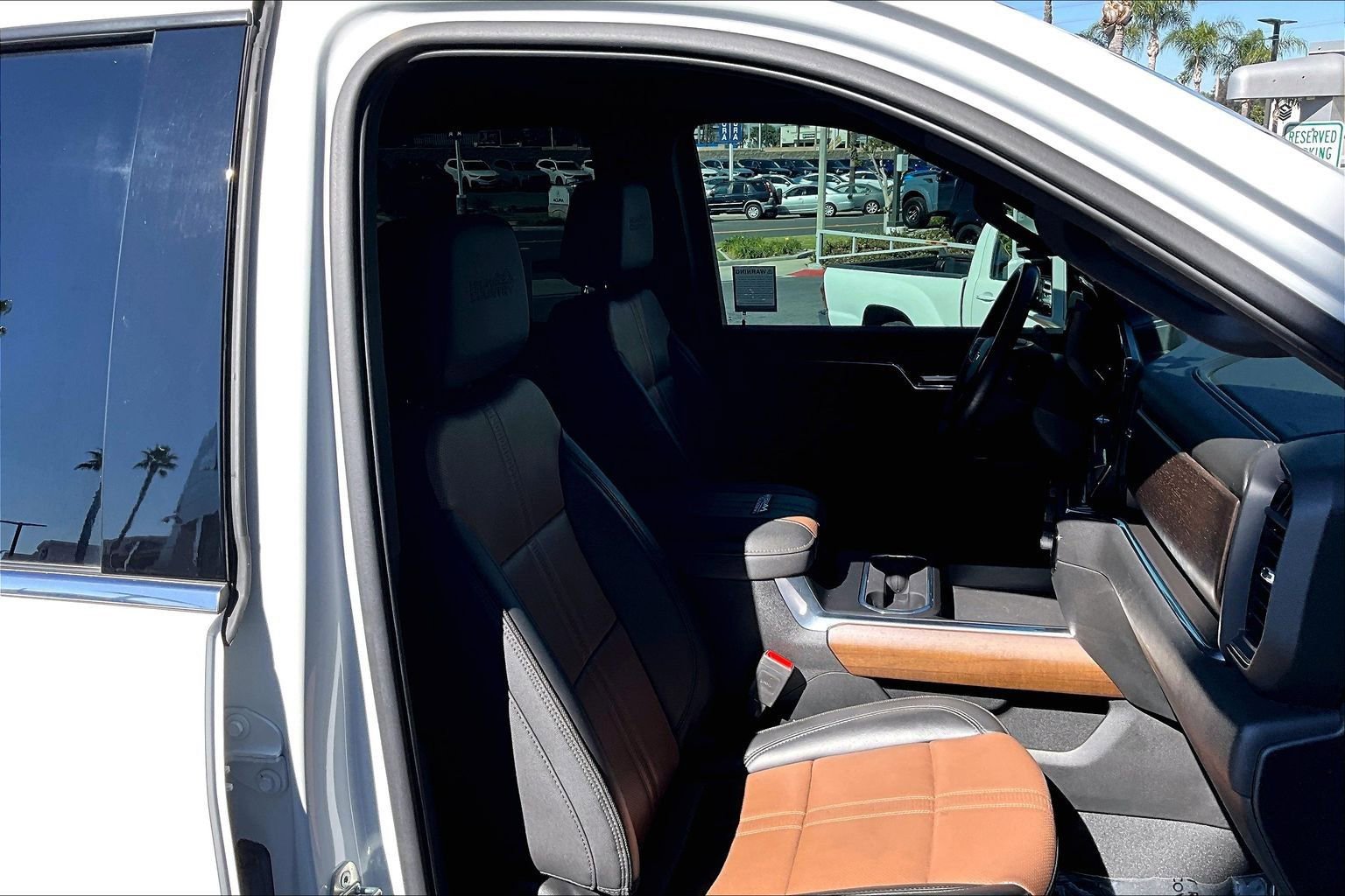 Used 2024 Chevrolet Silverado 2500 High Country w/ Technology Package image 7