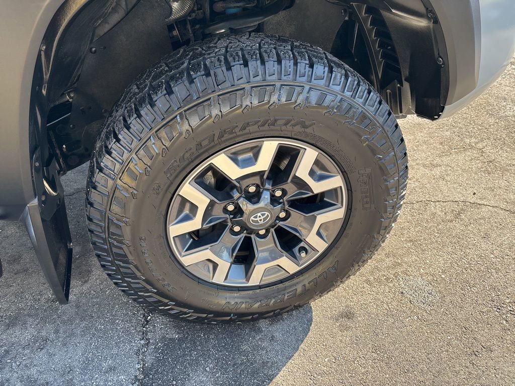 Used 2021 Toyota Tacoma TRD Off-Road w/ Technology Package image 8