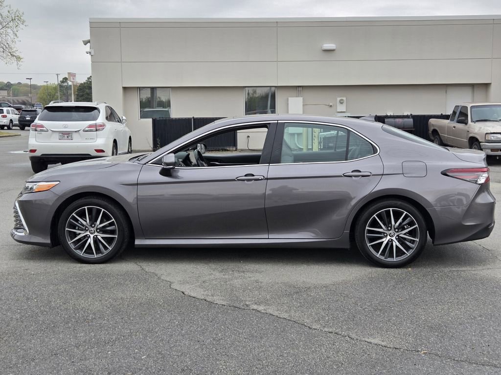 Used 2022 Toyota Camry XLE w/ Navigation Upgrade Package image 2