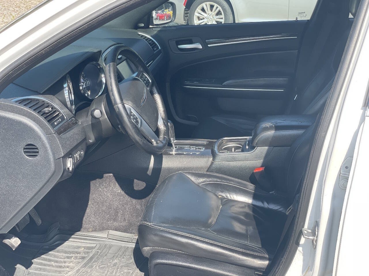 Used 2011 Chrysler 300 Limited RWD image 15