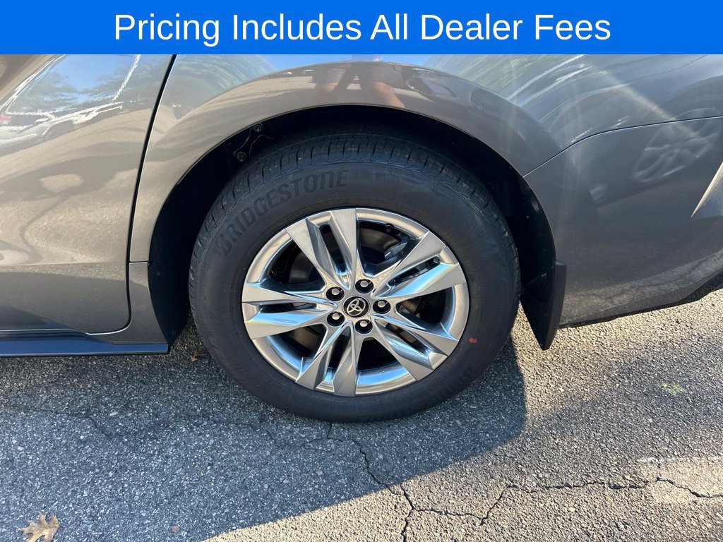 New 2026 Toyota Sienna Limited AWD/4WD image 16