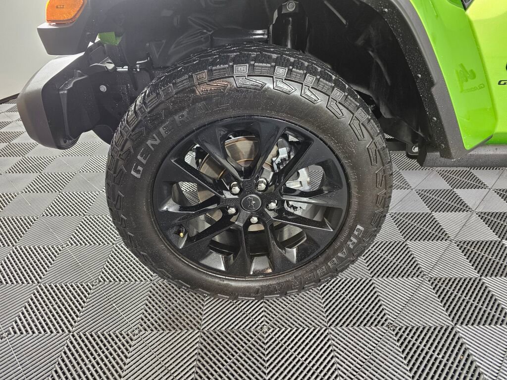 Used 2025 Jeep Gladiator Sport image 11