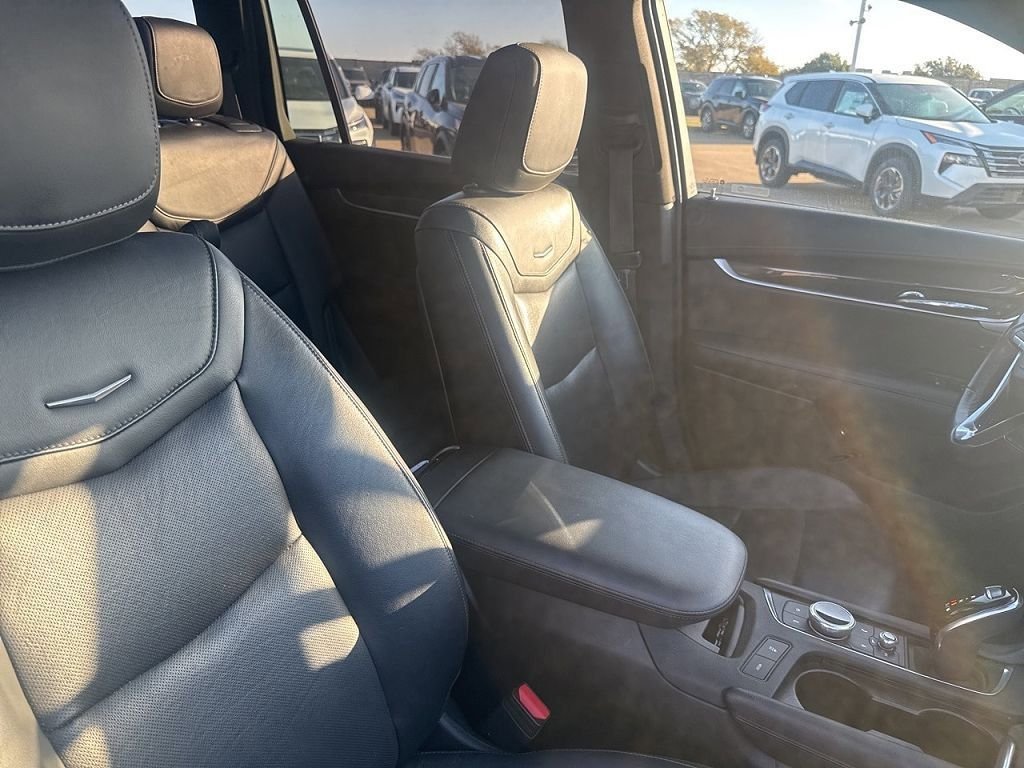 Used 2020 Cadillac XT6 Sport image 2