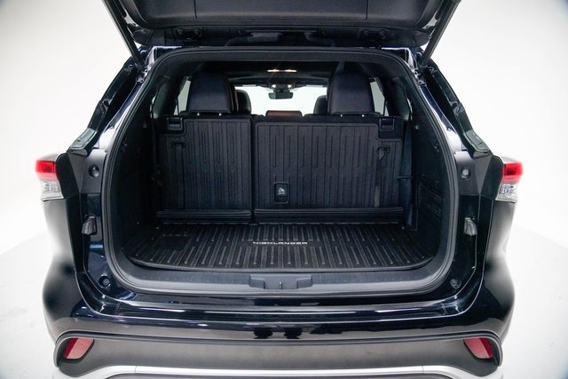 Used 2023 Toyota Highlander XSE image 13