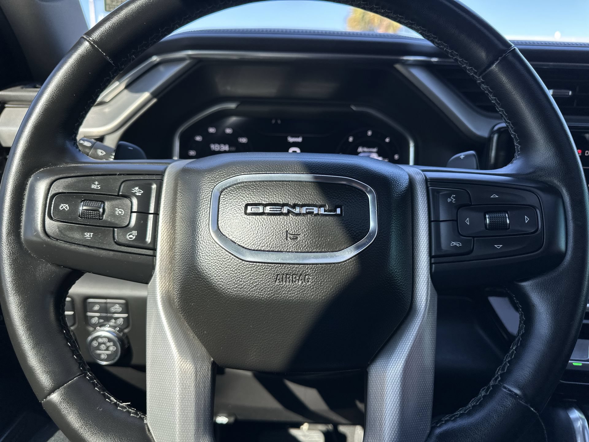 Used 2024 GMC Sierra 1500 Denali AWD/4WD image 22