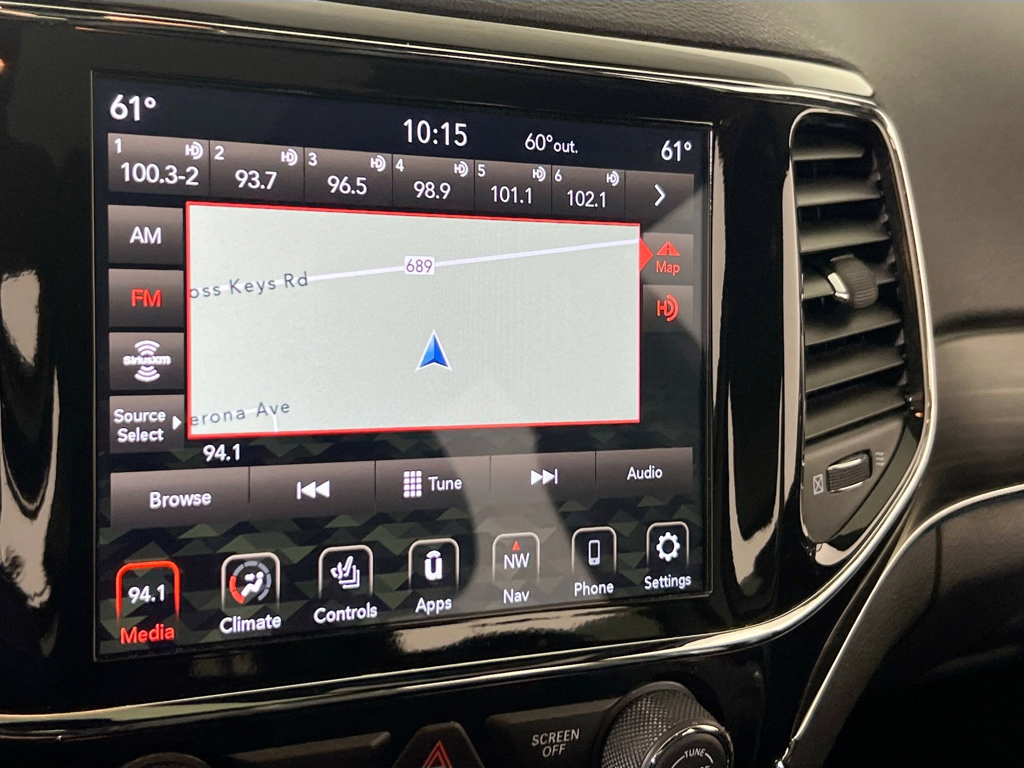 Used 2021 Jeep Grand Cherokee Limited image 15