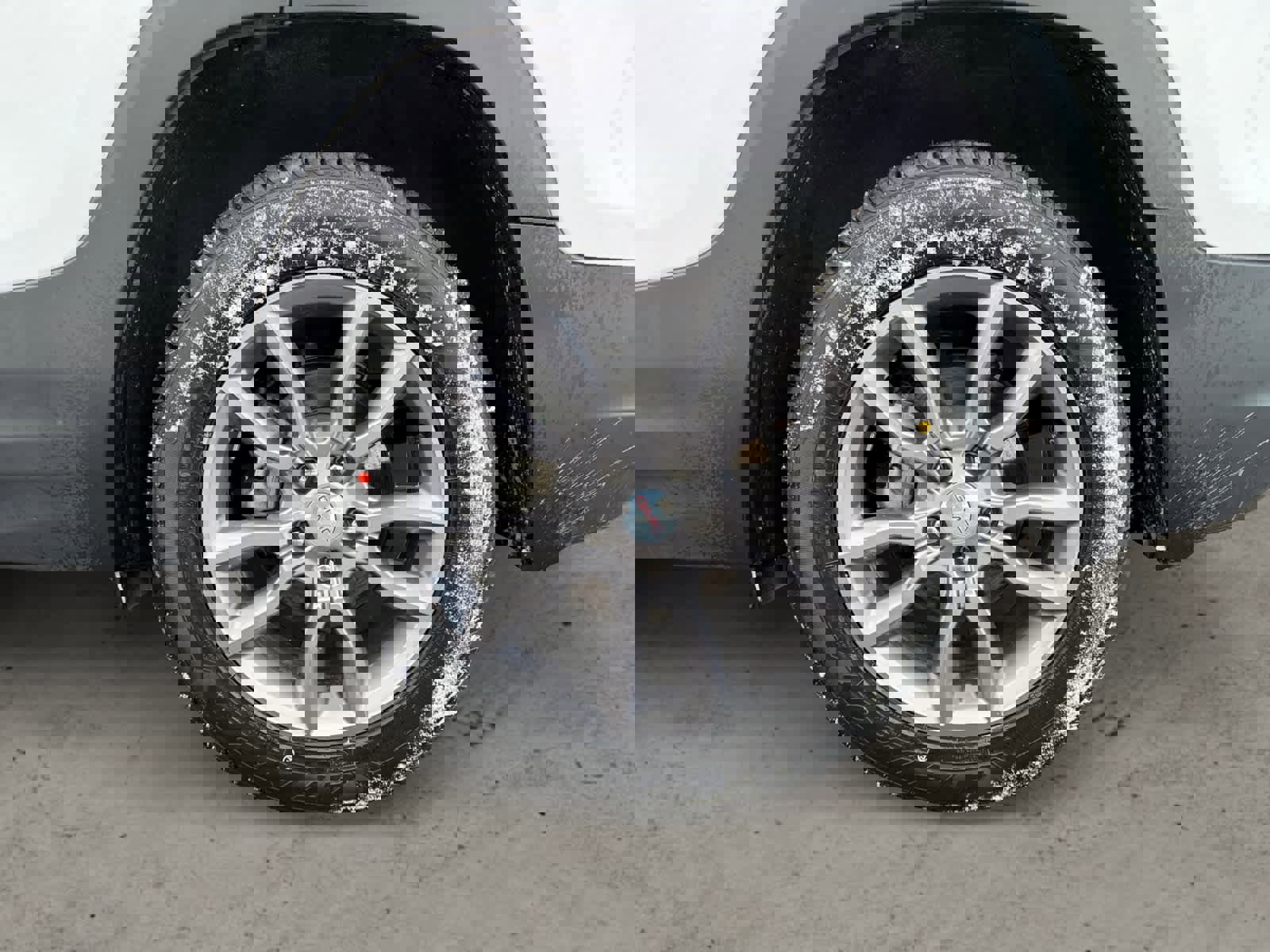 Used 2023 GMC Terrain SLT image 9