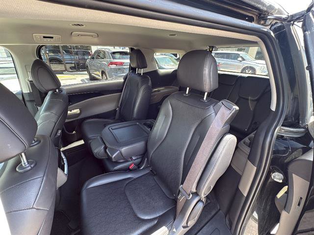 Used 2025 Kia Carnival image 12