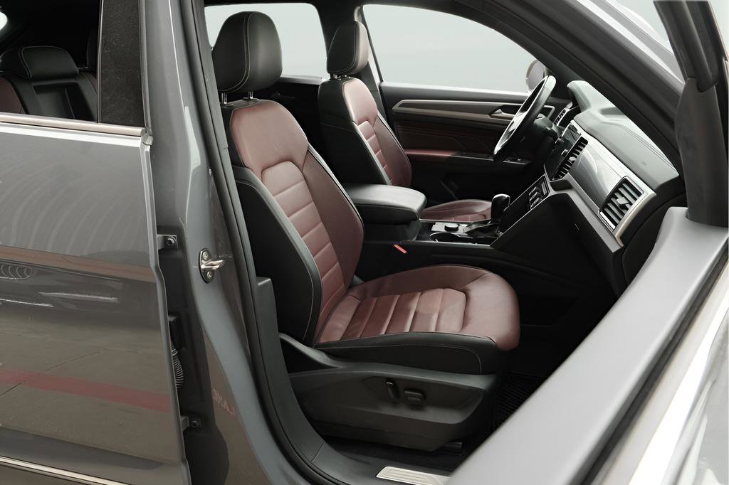 Used 2023 Volkswagen Atlas Cross Sport SEL Premium R-Line image 26