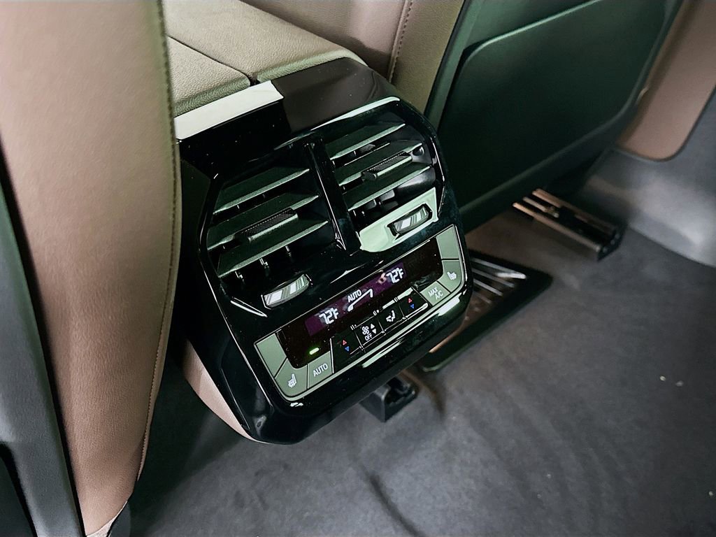 New 2026 BMW iX xDrive45 image 32