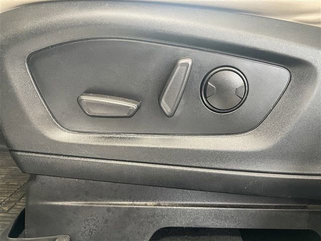 Used 2022 Ford Explorer XLT w/ Equipment Group 202A AWD/4WD image 19