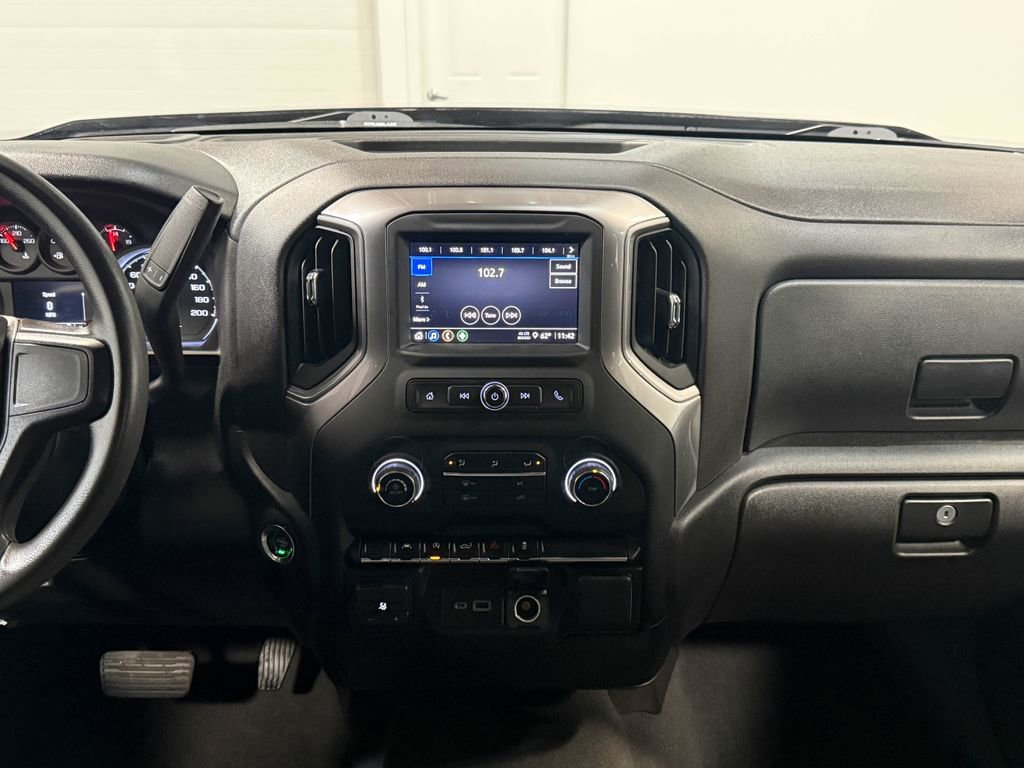 Used 2023 Chevrolet Silverado 1500 Custom image 18