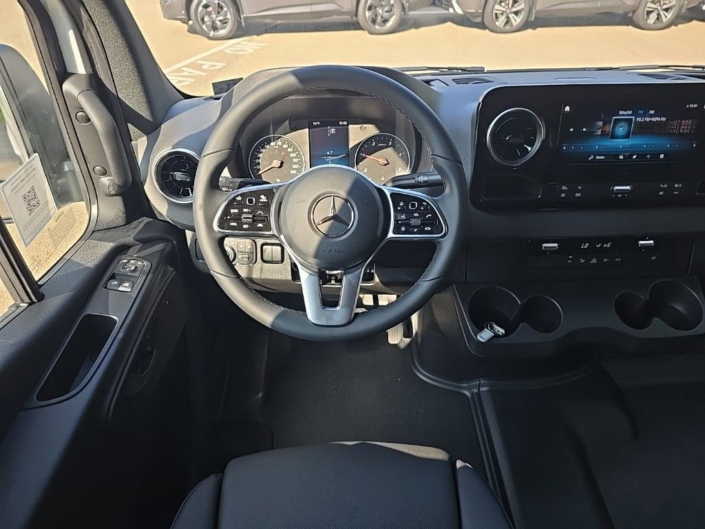 New 2024 Mercedes-Benz Sprinter 2500 image 13