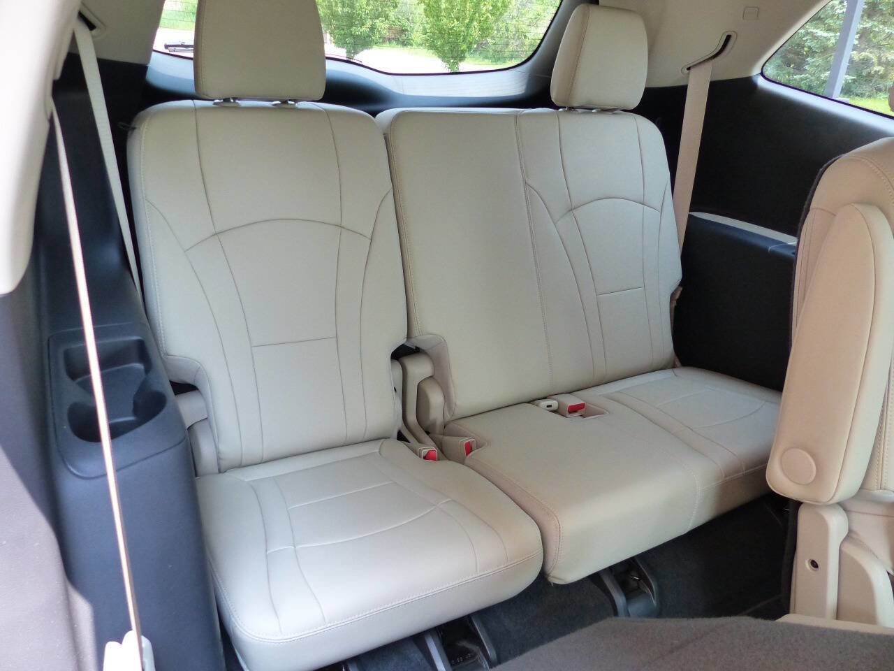 Used 2021 Buick Enclave Essence w/ Sound and Sites Package AWD/4WD image 47