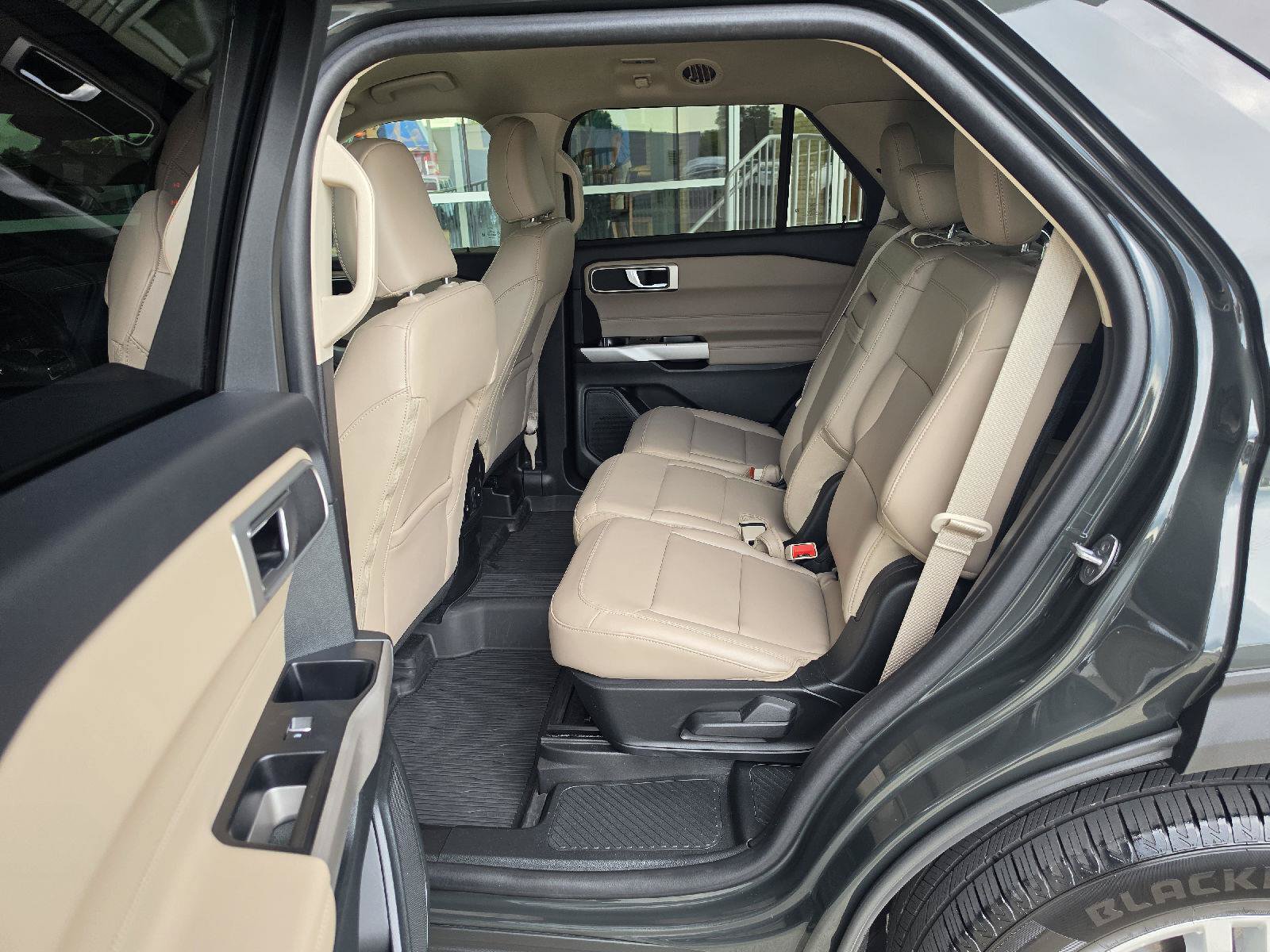 Used 2023 Ford Explorer XLT w/ Equipment Group 202A AWD/4WD image 9