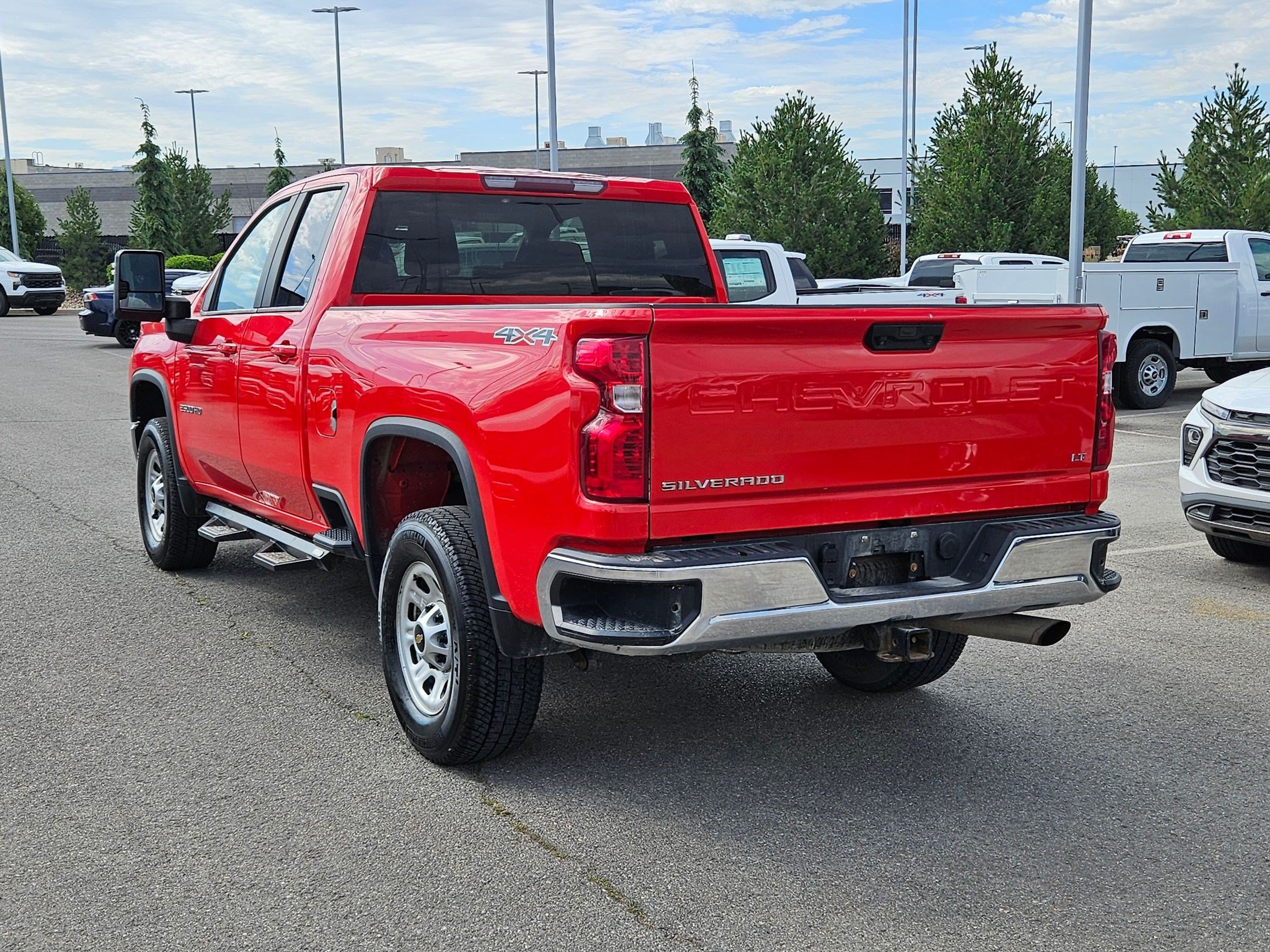 Used 2020 Chevrolet Silverado 2500 LT w/ Fleet Comfort Package AWD/4WD image 5