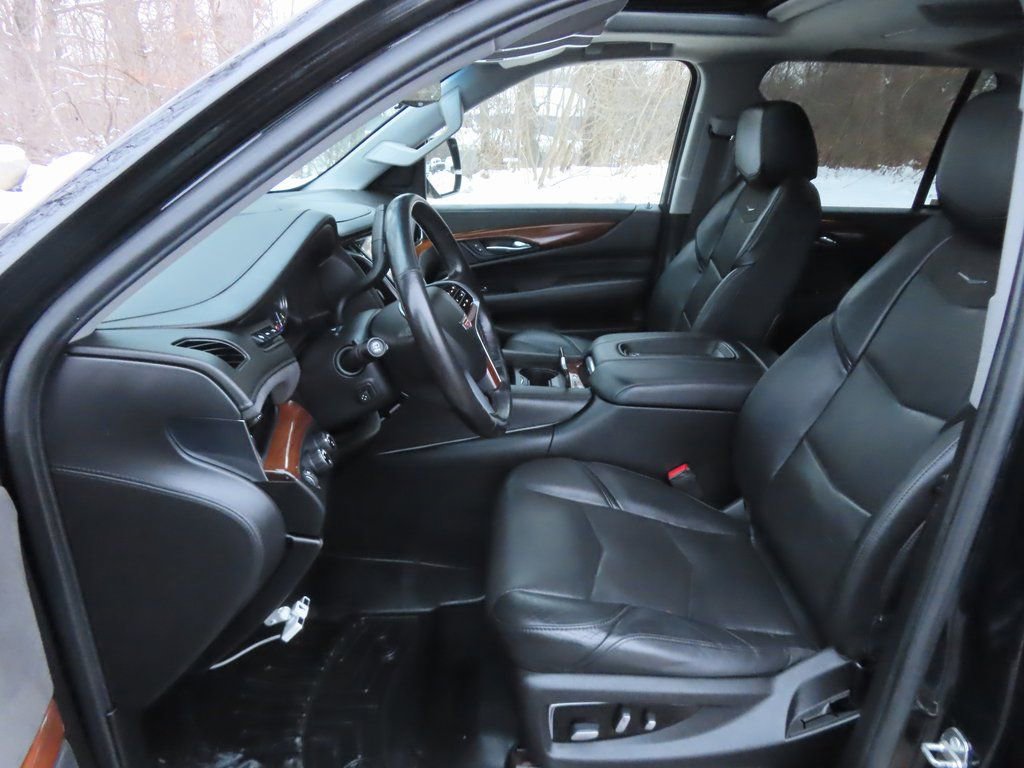 Used 2019 Cadillac Escalade Premium Luxury image 37
