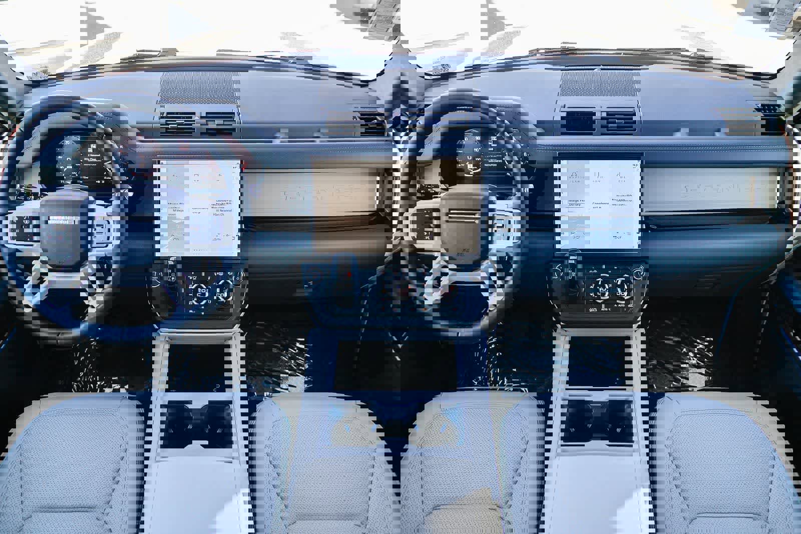 New 2026 Land Rover Defender 110 X-Dynamic SE image 12