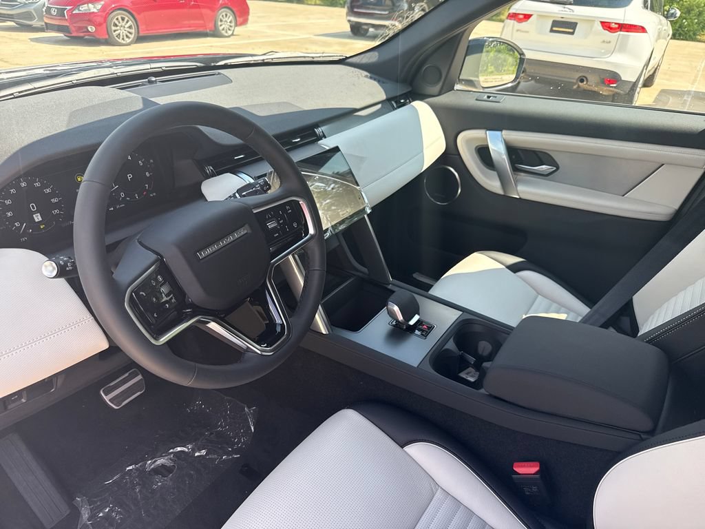New 2026 Land Rover Discovery Sport Landmark AWD/4WD image 11
