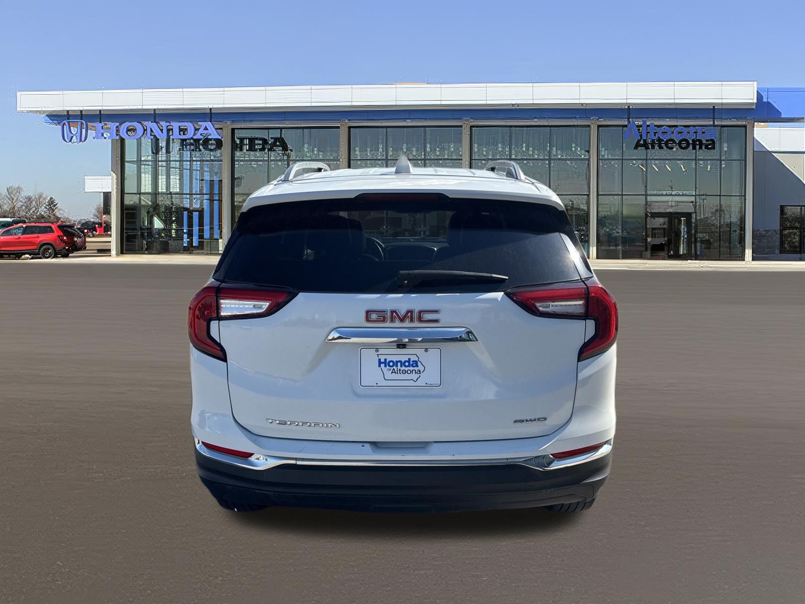 Used 2024 GMC Terrain SLT AWD/4WD image 4