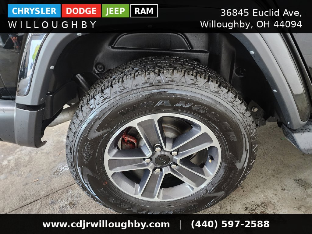 Used 2023 Jeep Wrangler Unlimited Sahara w/ Cold Weather Group AWD/4WD image 40