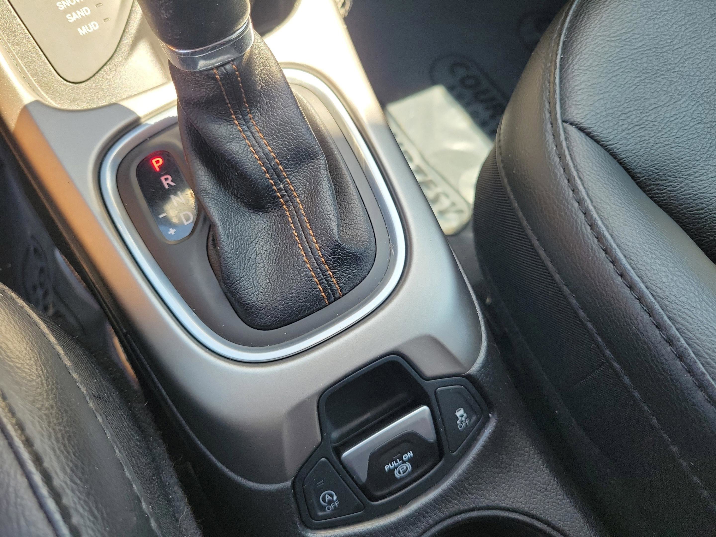 Used 2020 Jeep Compass Latitude w/ Popular Equipment Group image 25