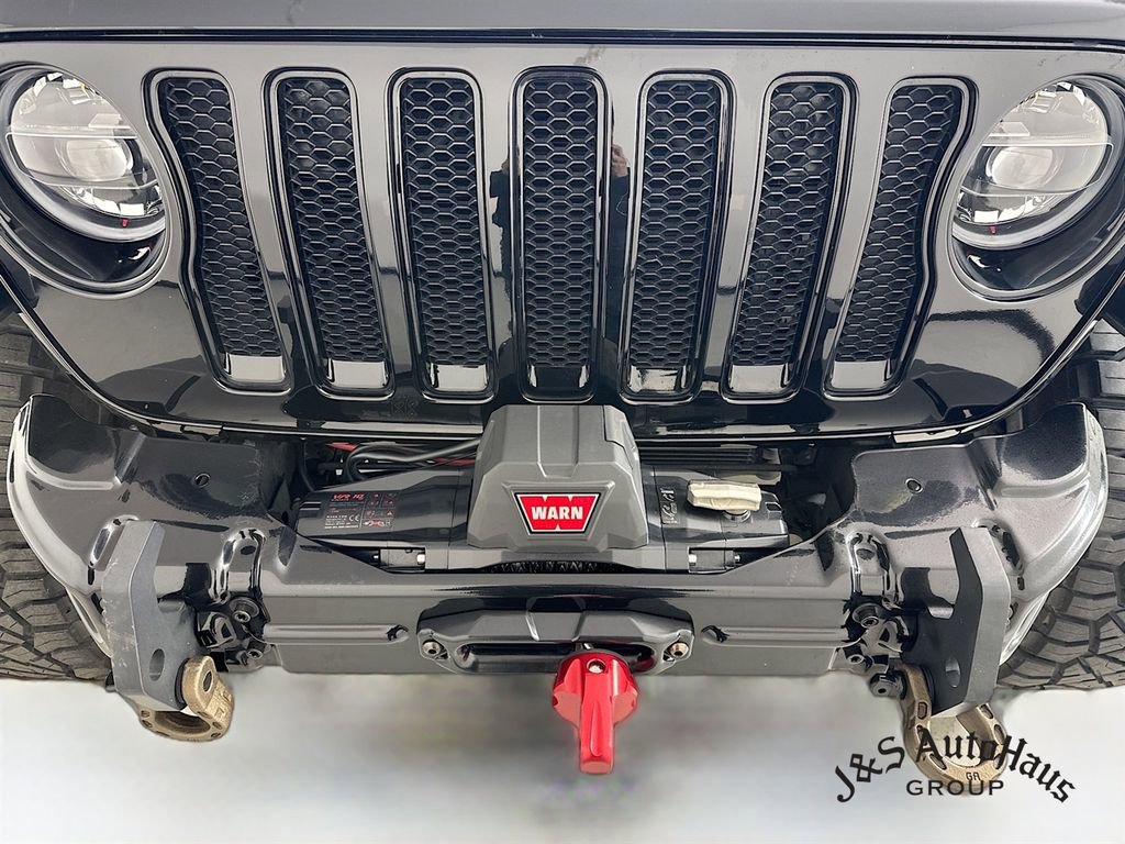 Used 2020 Jeep Wrangler Unlimited Sahara image 41