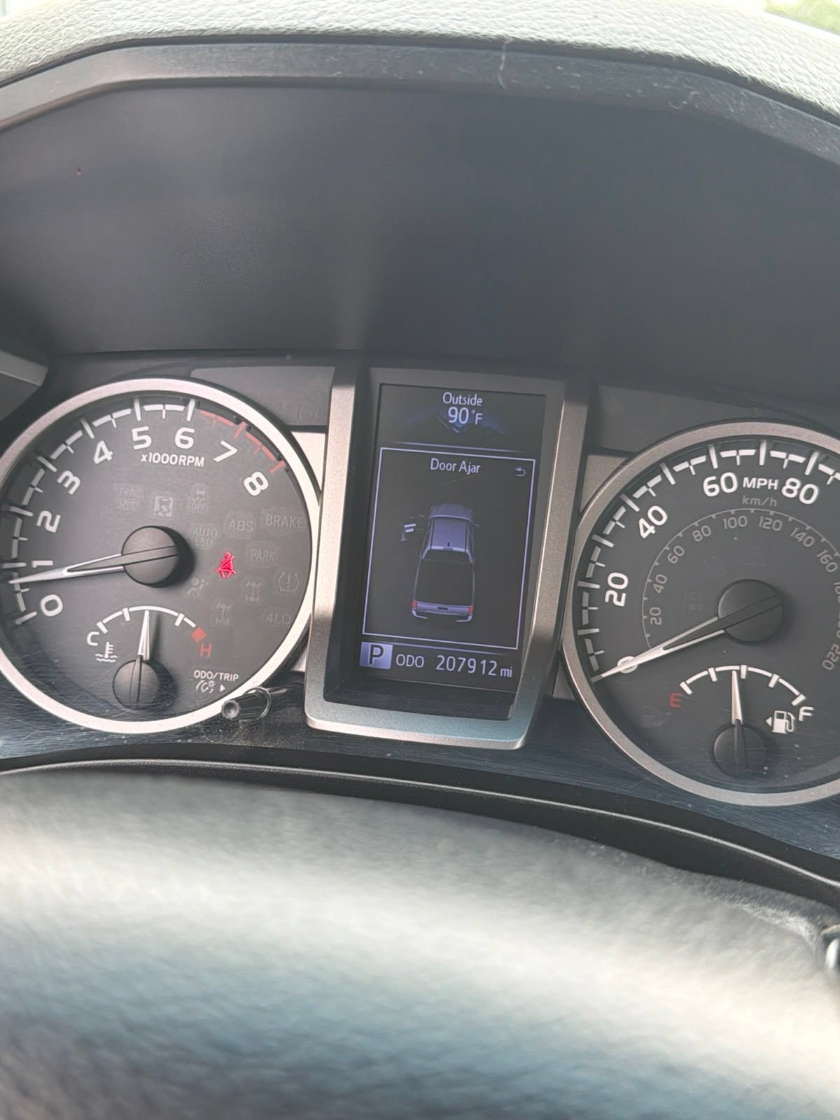 Used 2017 Toyota Tacoma SR5 w/ Tow Package AWD/4WD image 6