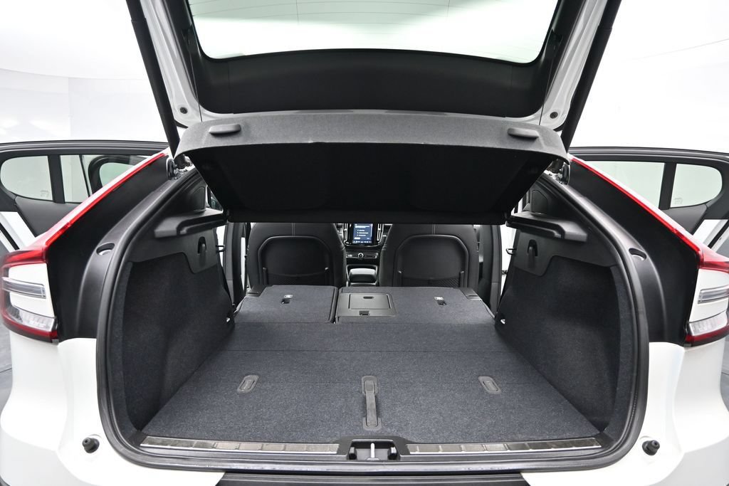 Used 2023 Volvo C40 P8 Recharge Ultimate AWD/4WD image 18