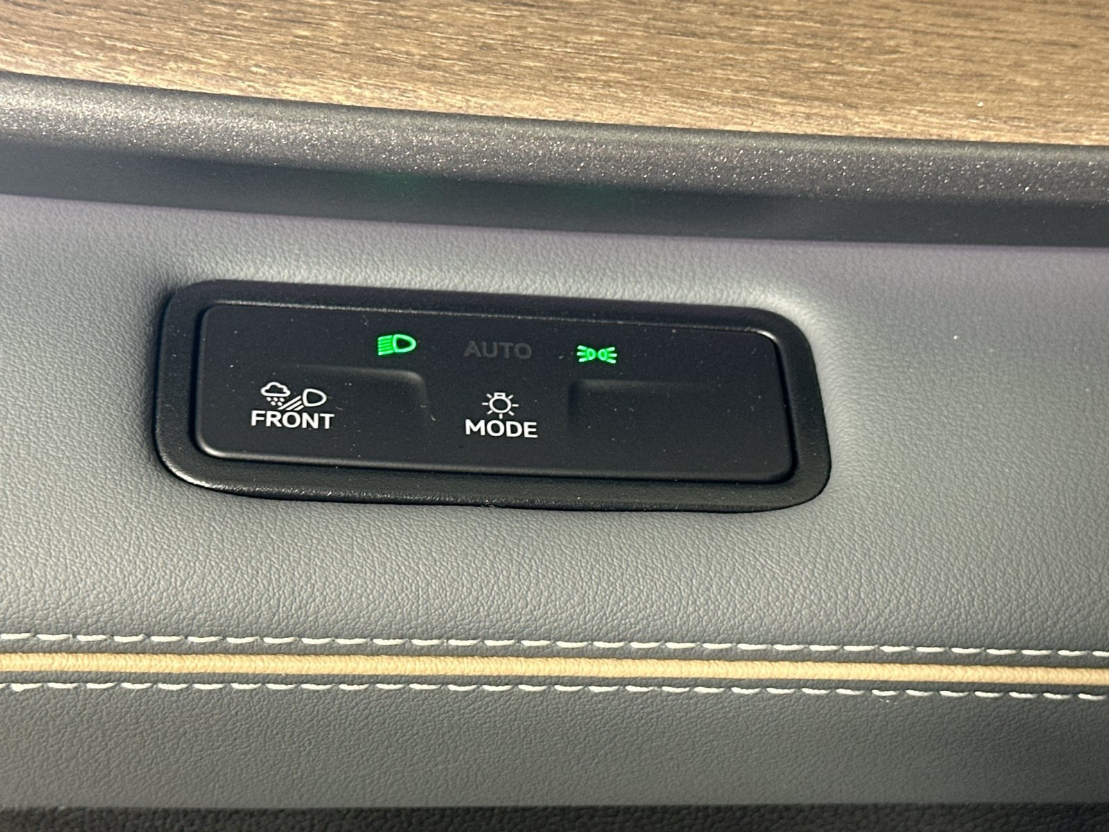 New 2027 Volkswagen Atlas SE AWD/4WD image 25
