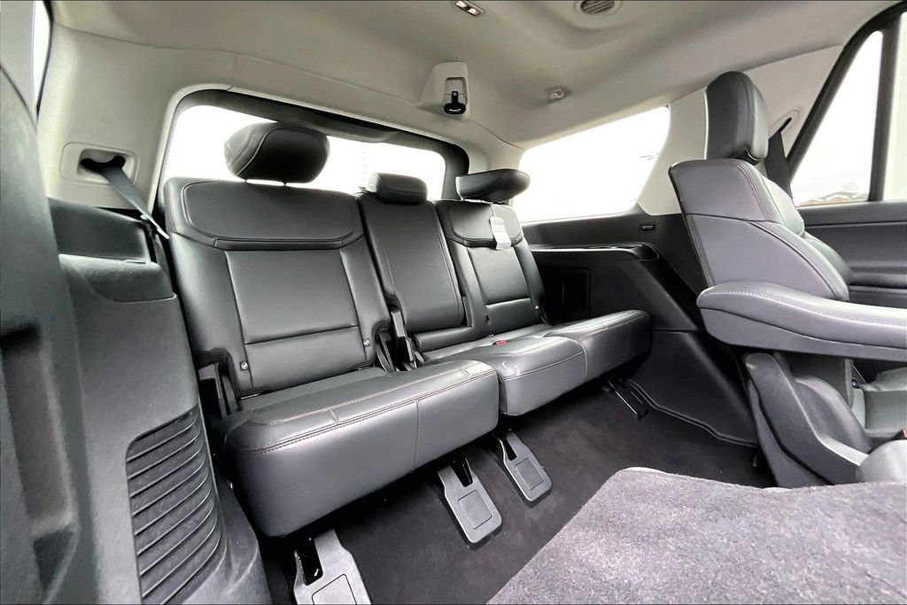 Used 2025 Ford Expedition Active image 27