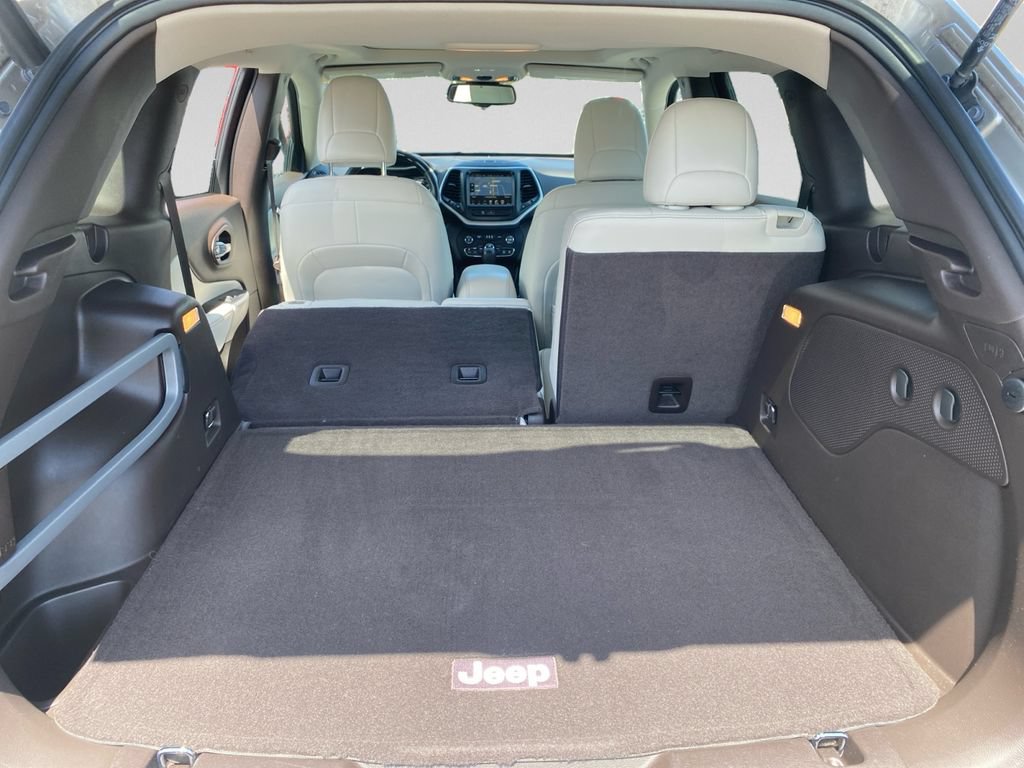 Used 2017 Jeep Cherokee Overland AWD/4WD image 32