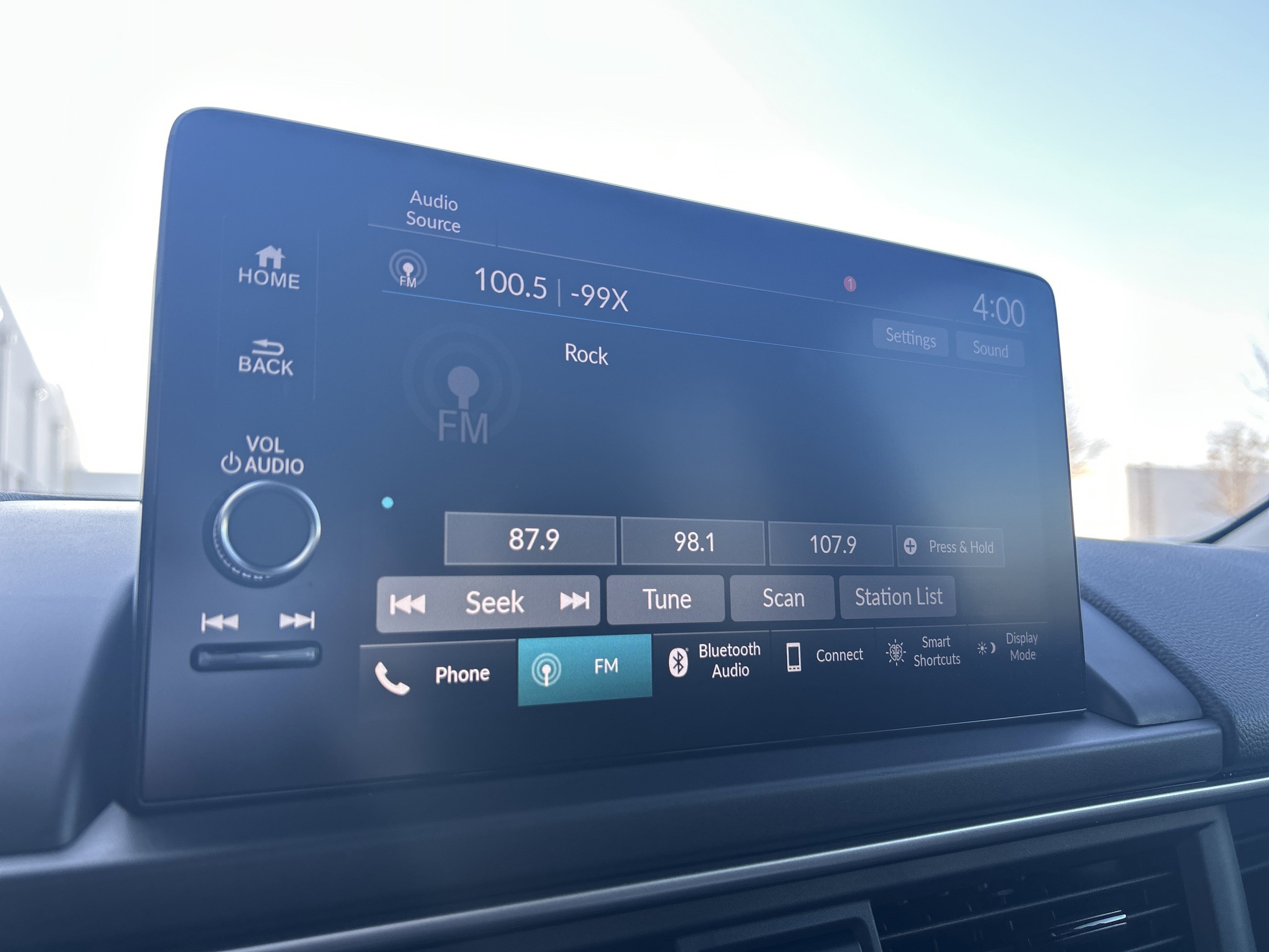 Used 2025 Honda Pilot EX-L image 3