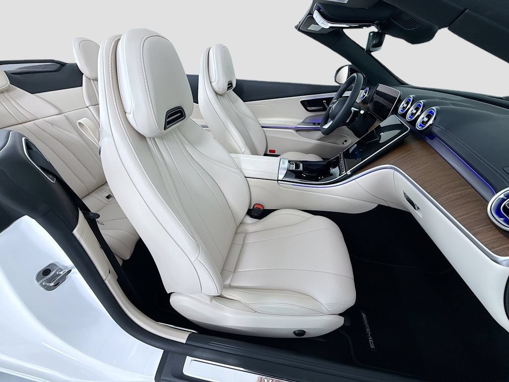 Used 2024 Mercedes-Benz CLE 300 4MATIC Cabriolet image 28