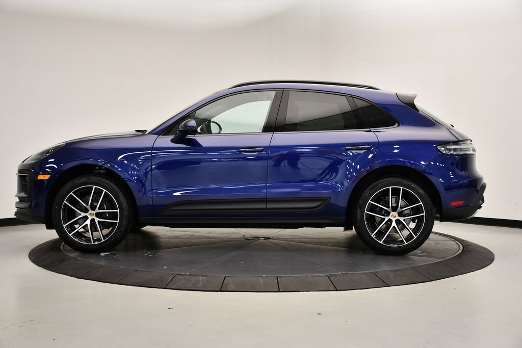 Certified 2026 Porsche Macan AWD/4WD image 2