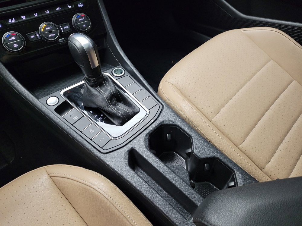 Used 2021 Volkswagen Jetta SE w/ SE Cold Weather Package image 26